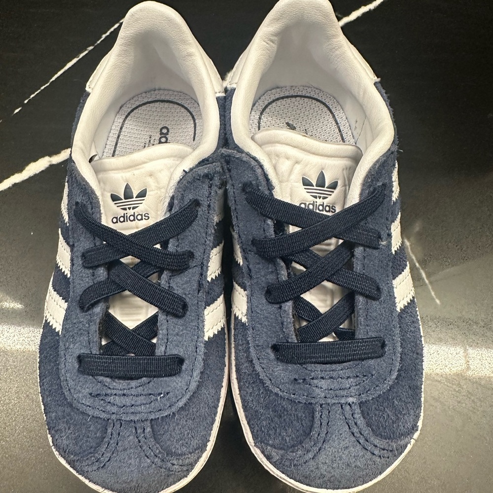 toddler size 7 original adidas gazelle